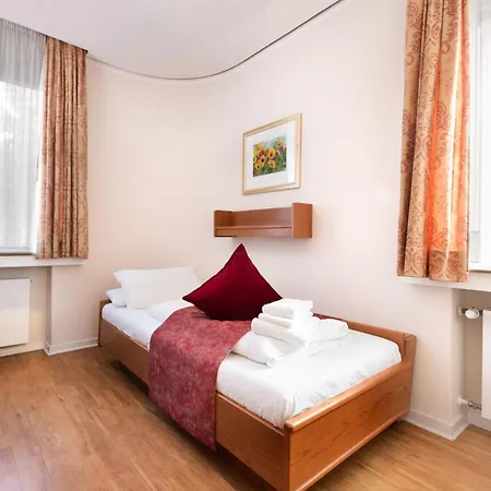 Zur Windmuehle Restaurant - Hotell